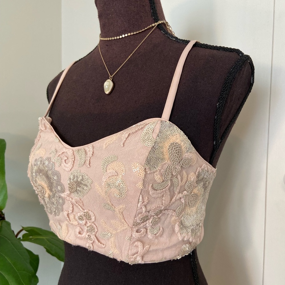 Cropped Spaghetti Strap Sequin Tank Top - Picture 3 of 12